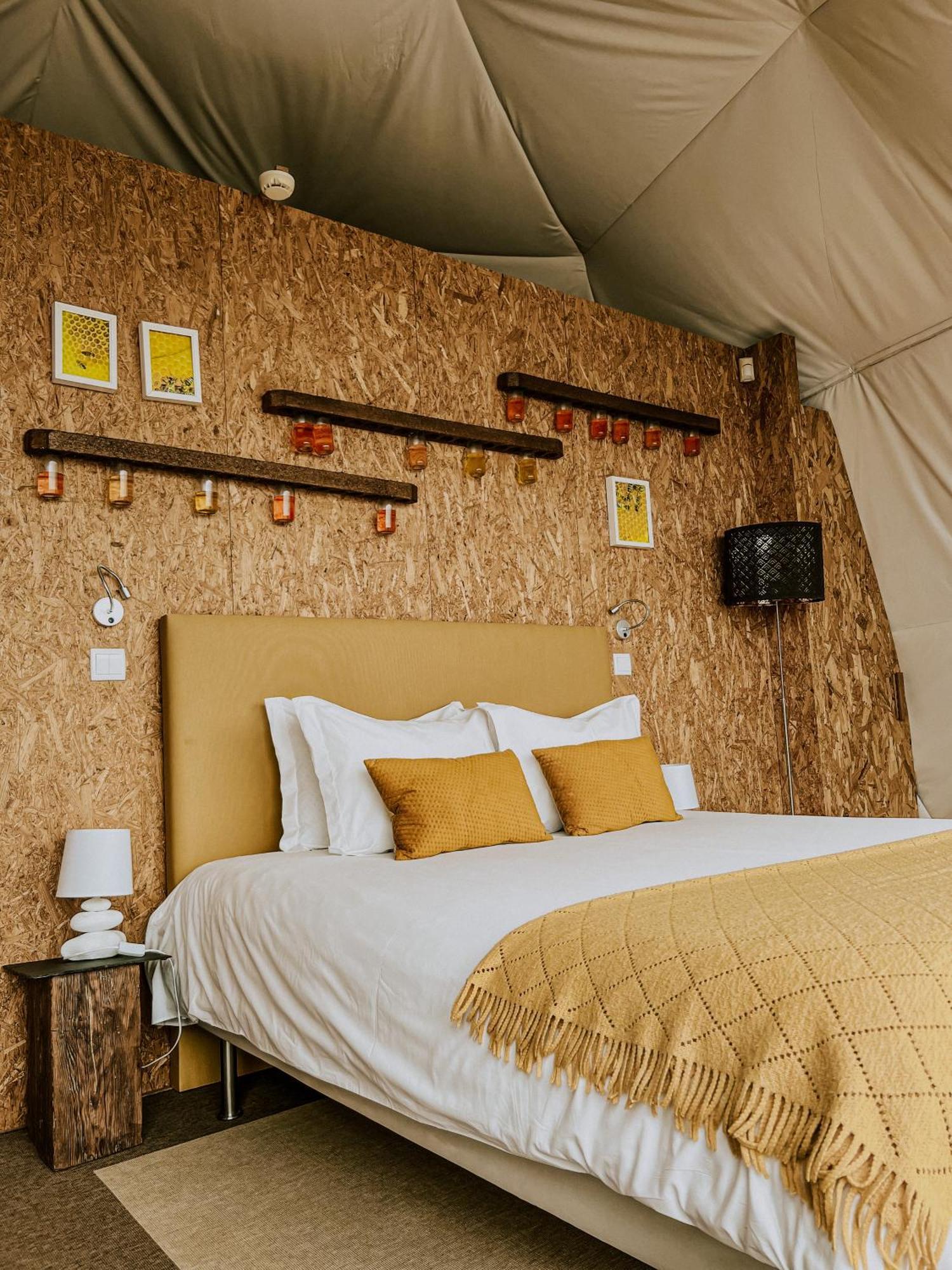 Natura Glamping Alcongosta ภายนอก รูปภาพ
